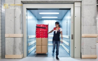 Thang máy tải hàng cần đáp ứng những tiêu chuẩn gì?